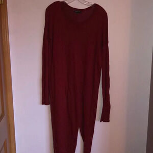 NWOT Unviersal standard Arenal tie burgundy tie sweater